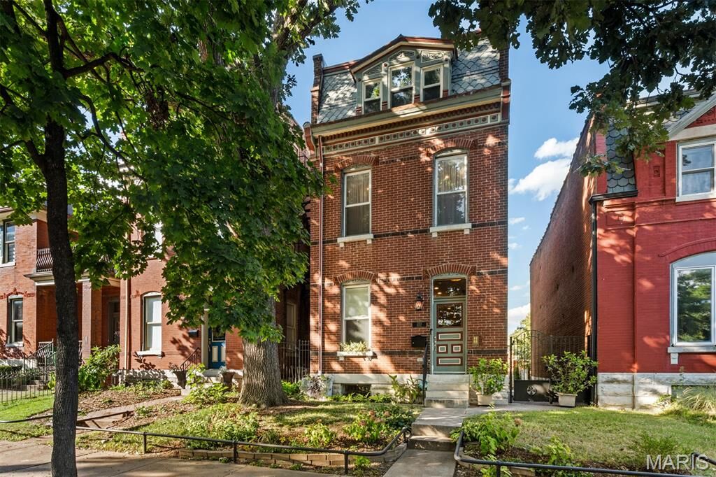 Property Photo:  2213 Arsenal Street  MO 63118 