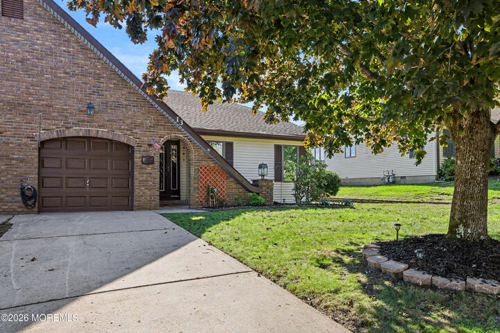 Property Photo:  13 Elm Road  NJ 08050 