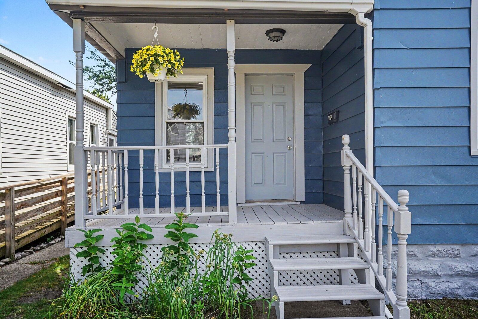Property Photo: 312 Elliott Avenue MI 49417