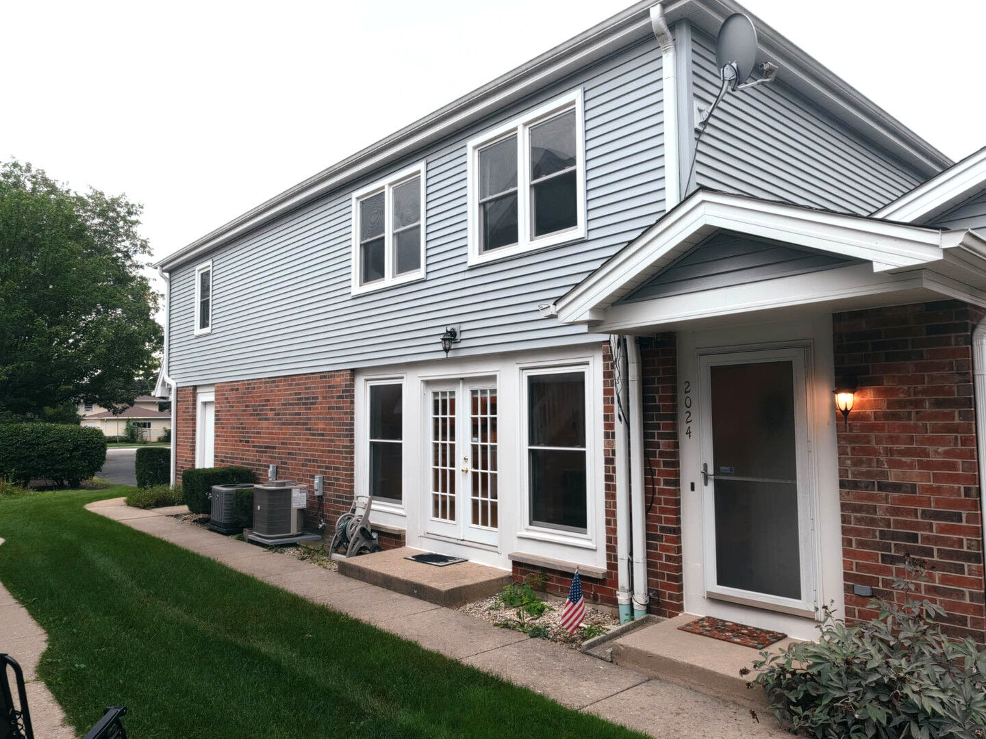 Property Photo:  2024 N Old Hicks Road B6  IL 60074 