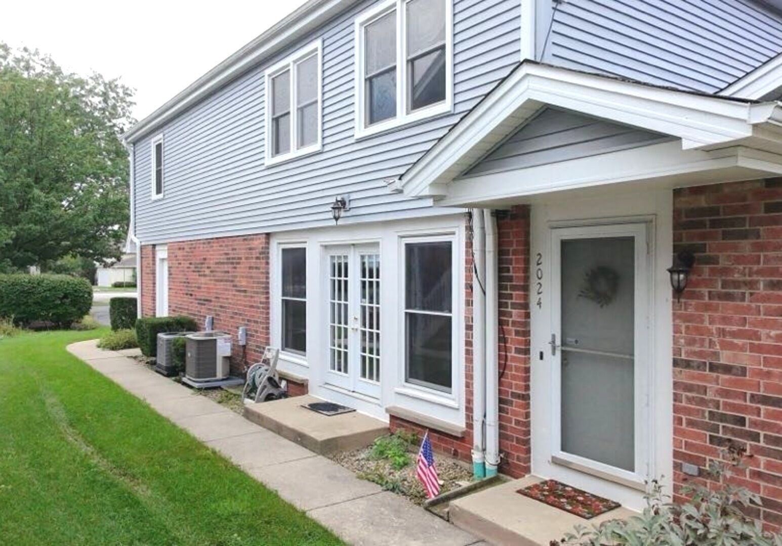 Property Photo:  2024 N Old Hicks Road B6  IL 60074 