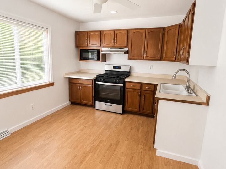 Property Photo:  1108 E 5th Street  IL 60548 