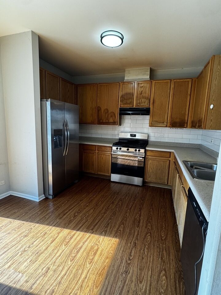 Property Photo:  2322 Twilight Drive  IL 60503 