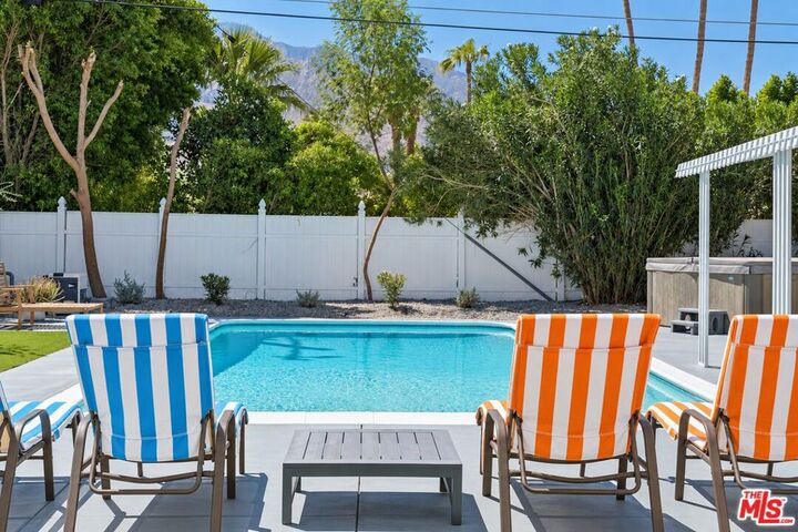 Property Photo:  547 N Farrell Drive  CA 92262 