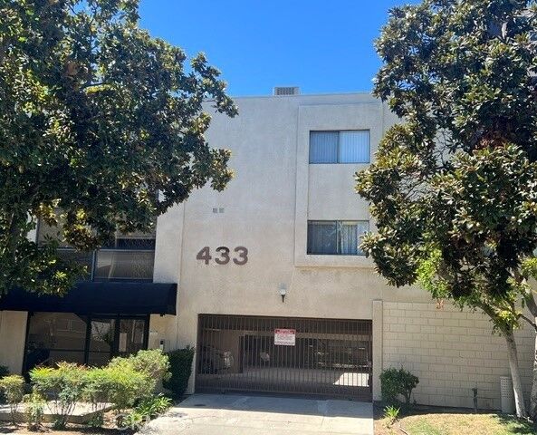 Property Photo:  433 N Louise  CA 91206 