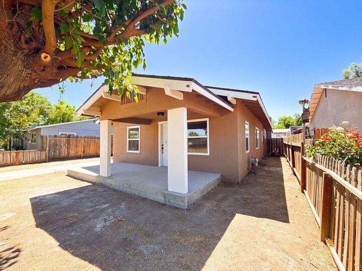 Property Photo:  1274 Dos Palos Avenue  CA 93620 