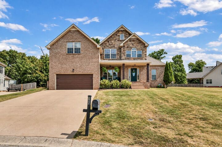 Property Photo: 105 Ridgepoint Ct TN 37040