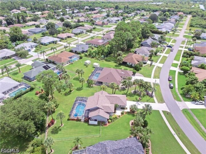 Property Photo:  2610 Elva Place  FL 33971 