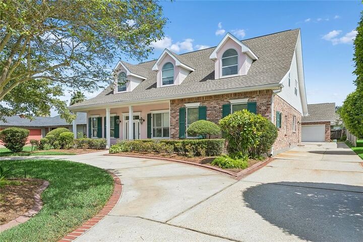 Property Photo: 66 Chateau Rothchild Drive LA 70065
