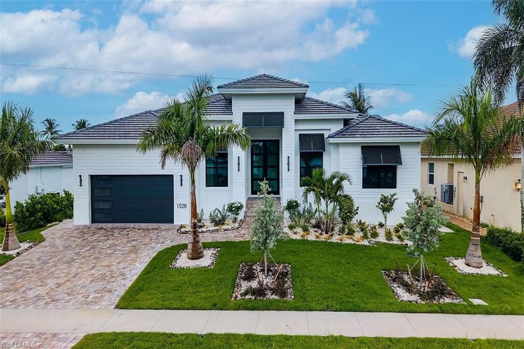 Property Photo: 1528 Kingston Ct N FL 34145