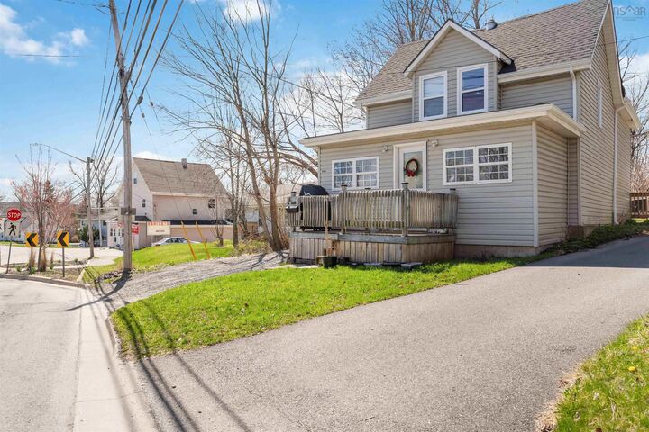 Property Photo:  886 King Street  NS B0N 2T0 