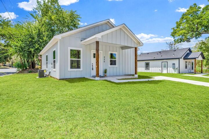 Property Photo:  220 Calvert Street  TX 75482 