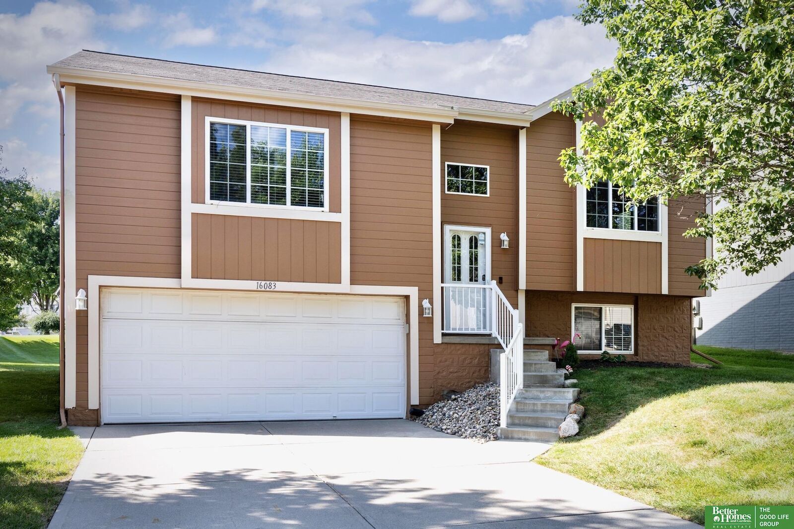 Property Photo:  16083 Browne Street  NE 68116 
