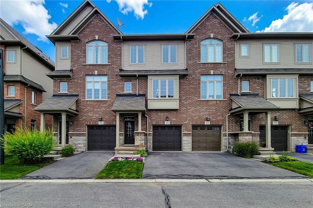 Property Photo: 257 Parkside Drive 16 ON L8B 0W5