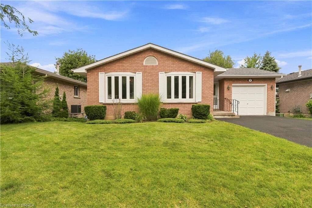 Property Photo:  22 Allensgate Drive  ON N3V 1C8 