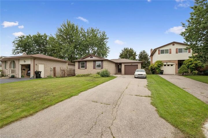 Property Photo: 109 Deerberry Place ON N2V 1G2