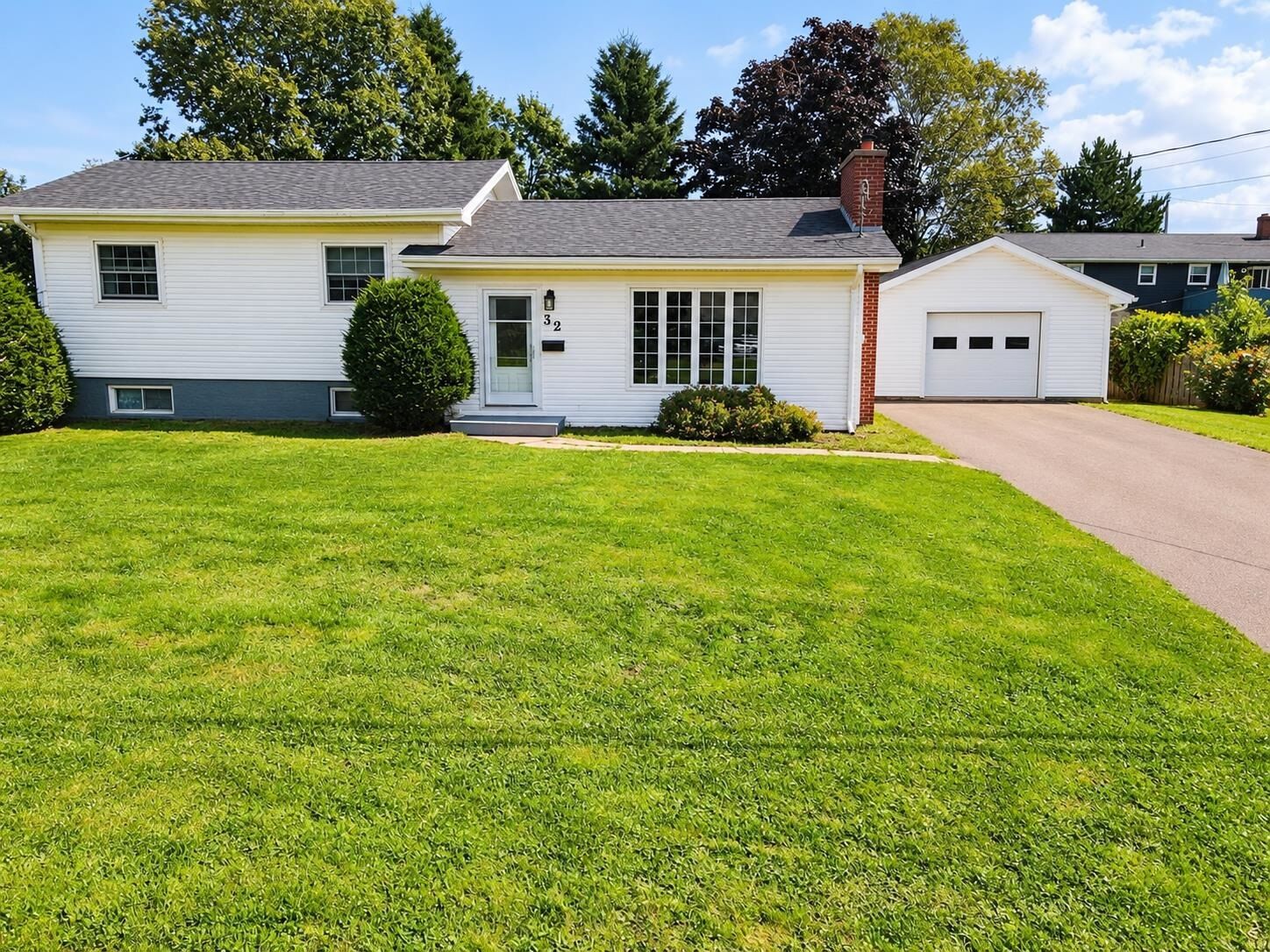 Property Photo:  32 Darby Drive  PE C1N 4V5 