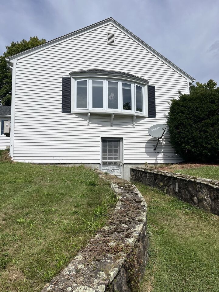 Property Photo:  18 Crown St  MA 01562 