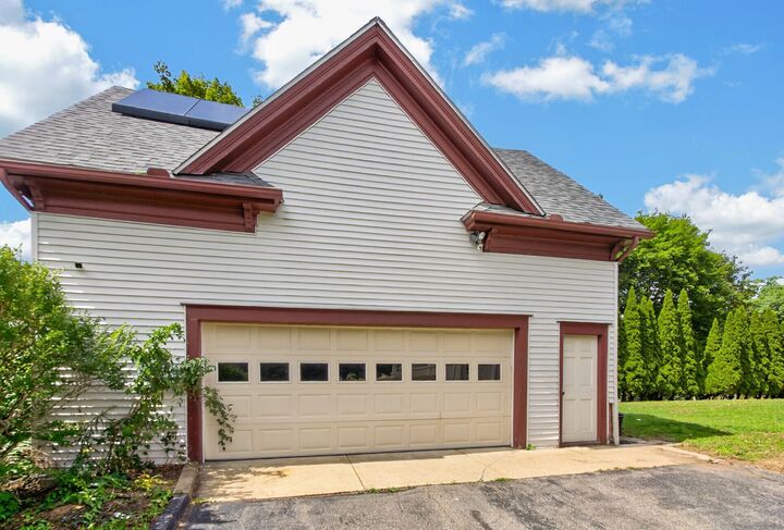 Property Photo:  141 Chestnut St  MA 01440 