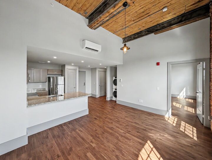 Property Photo:  90 Grove St 408  MA 01605 