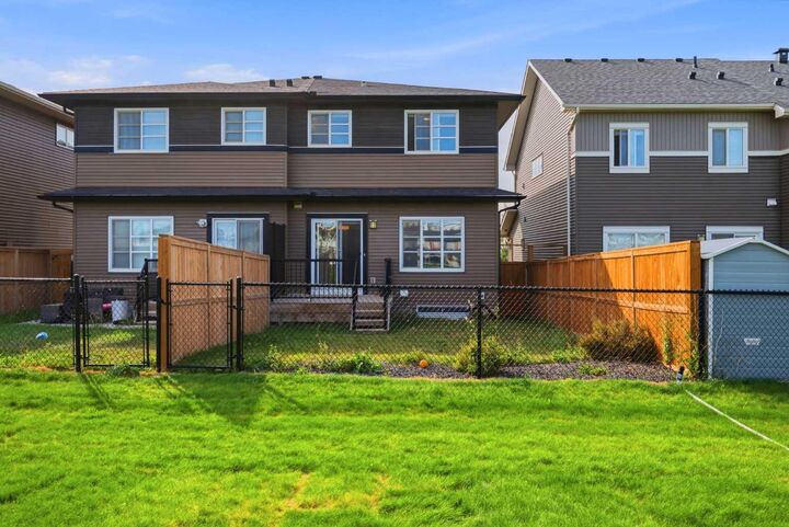 Property Photo: 186 Carringvue Park NW AB T3P 1L1
