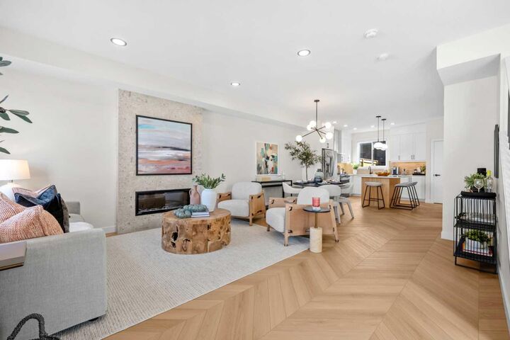 Property Photo:  2061 Vantage Way SW  AB T4B 5Y5 