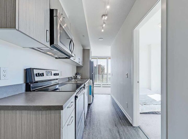 Property Photo: 450 8 Avenue SE 912 AB T2G 1T2