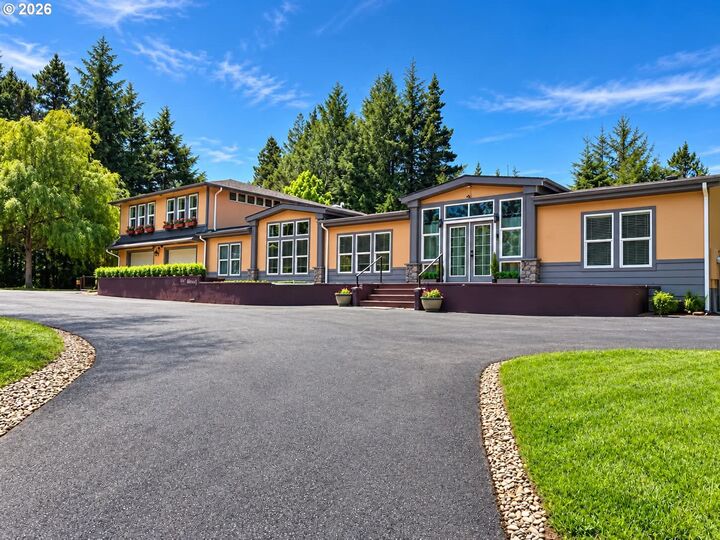 Property Photo: 371 SW Newton Dr OR 97394