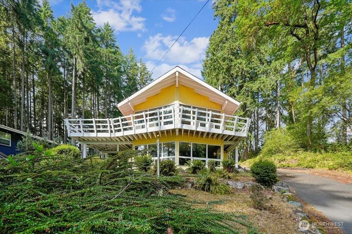 Property Photo: 10006 Eagle Place WA 98303
