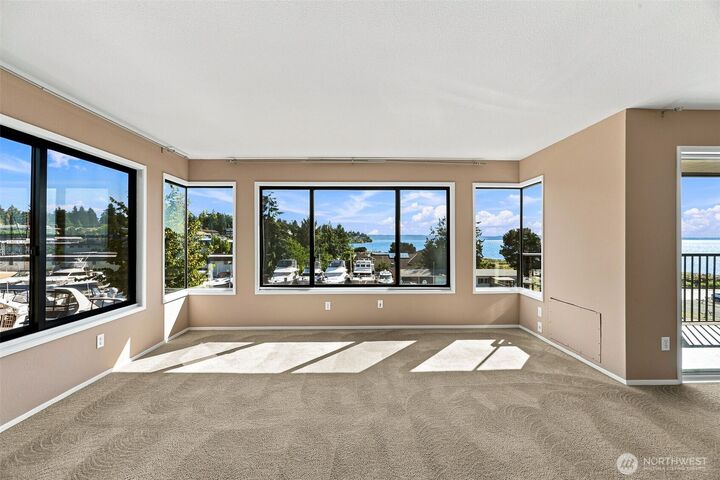 Property Photo:  601 S 227th Street 411S  WA 98198 