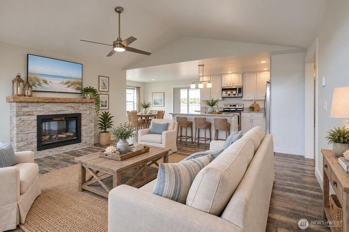 Property Photo: 1092 Crestshire Loop SW WA 98569