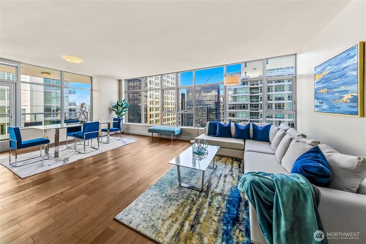 Property Photo: 583 Battery Street 3701N WA 98121