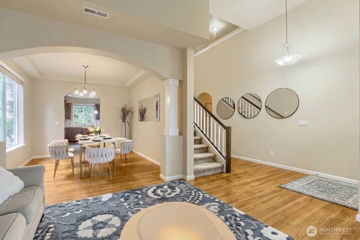 Property Photo:  537 NE Queen Avenue  WA 98056 