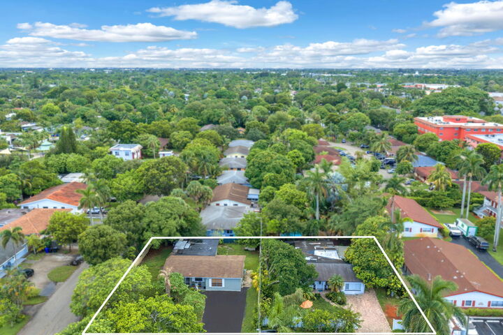 Property Photo: 461 NW 17th Place FL 33311
