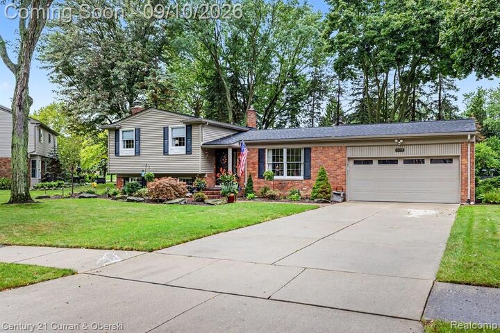 Property Photo:  3875 Elizabeth Drive  MI 48084 