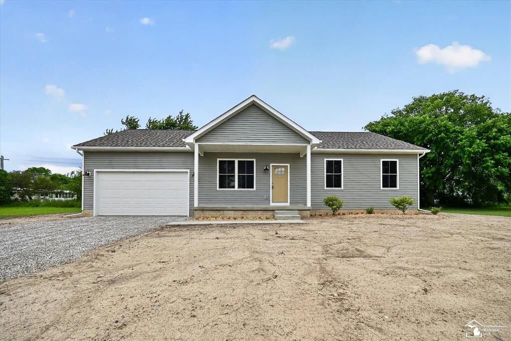 Property Photo:  926 Ford Road  MI 48117 