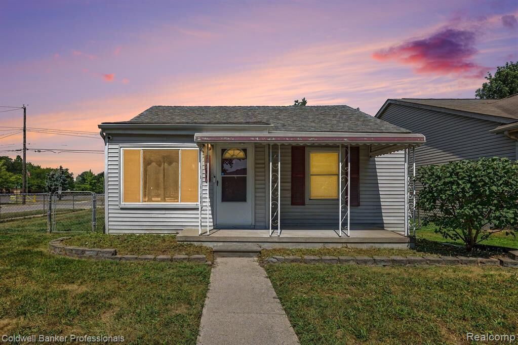 Property Photo:  20409 Colman Street  MI 48035 