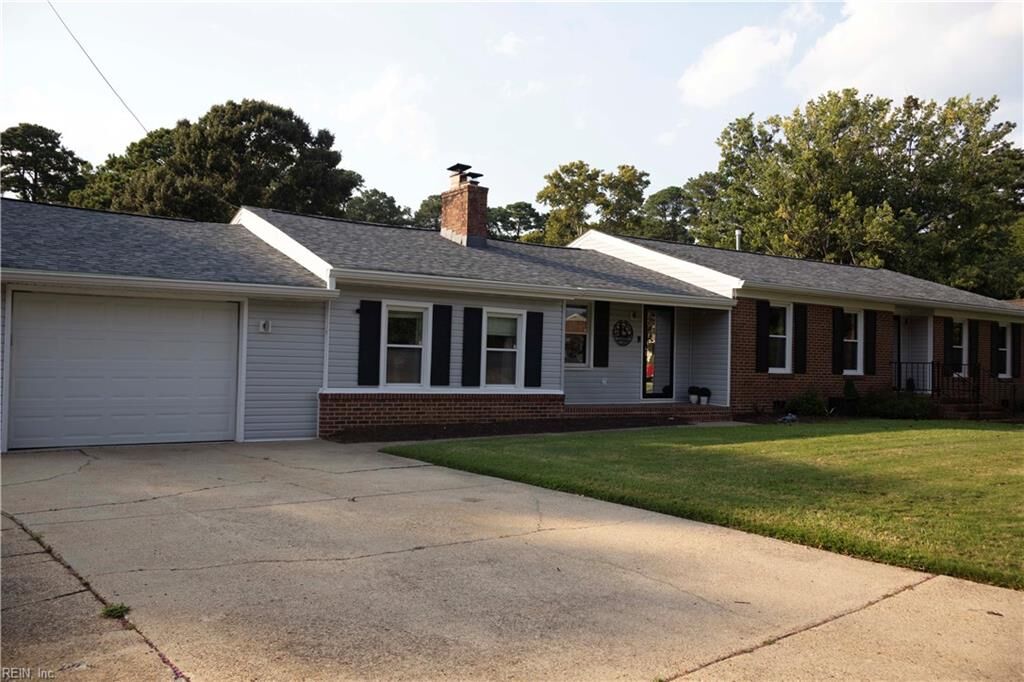 Property Photo: 2708 Meadow Dr W VA 23321