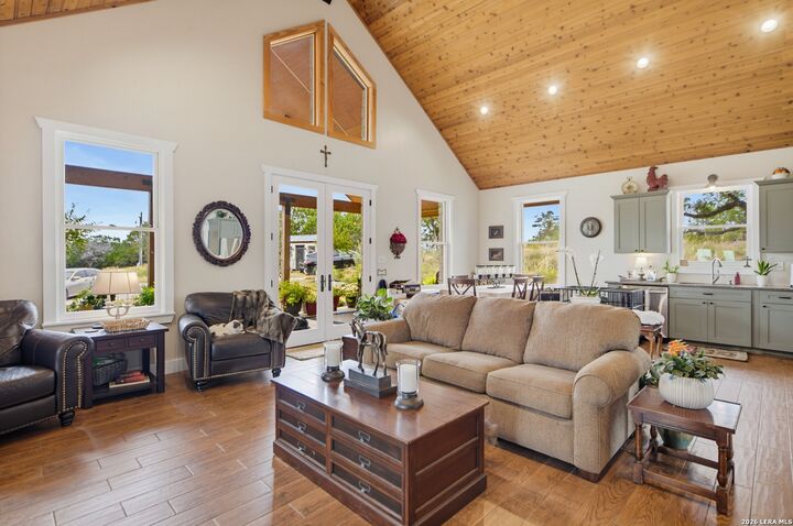 Property Photo: 493 Lazy Valley TX 78013
