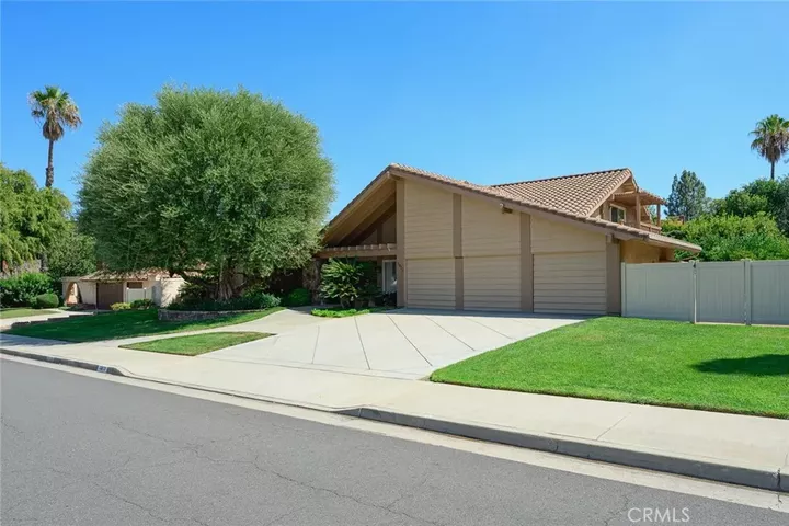 Property Photo: 5872 Shaker CA 92506