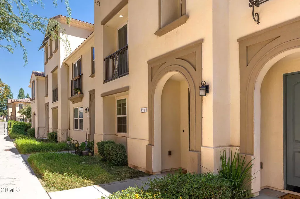 Property Photo:  413 Castiano Street  CA 93012 