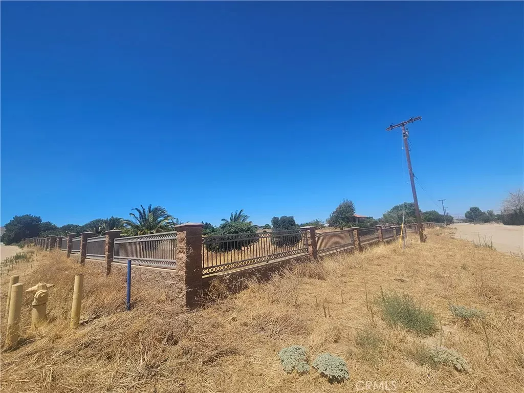 Property Photo: 40815 43rd North CA 93551