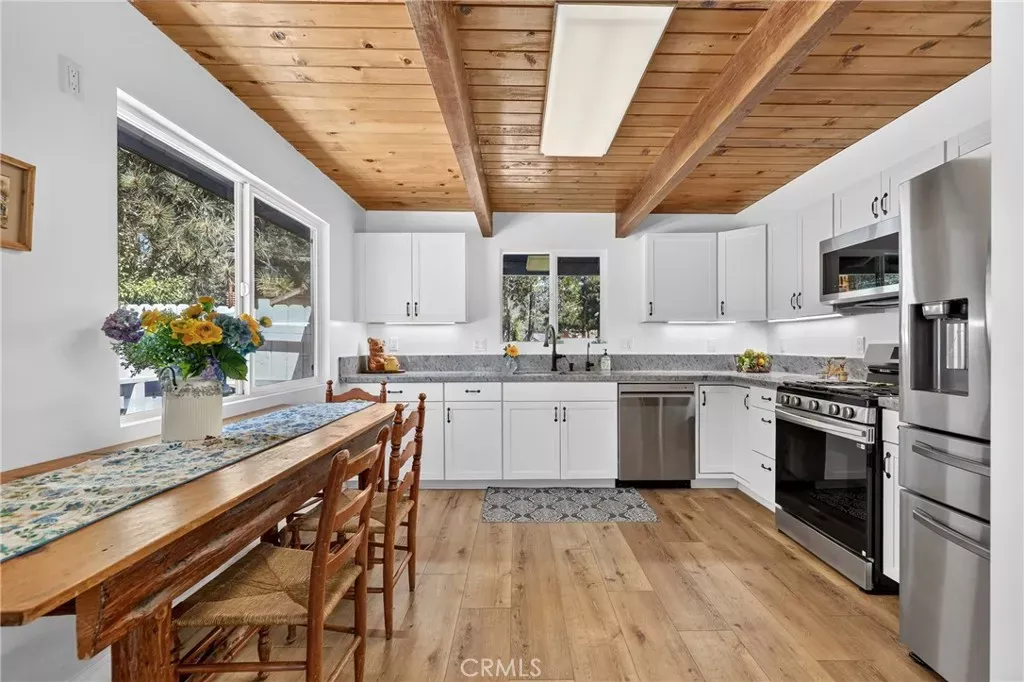 Property Photo: 33007 Lone Pine CA 92382