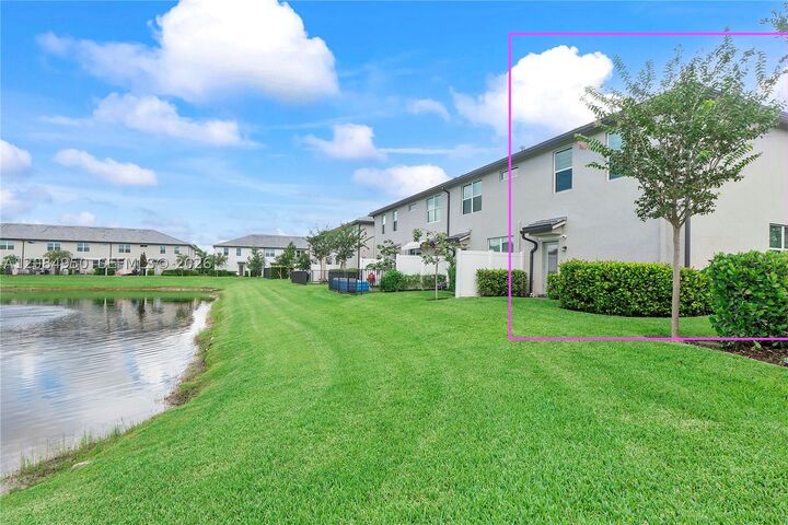 Property Photo:  2905 Olivia Ave  FL 33311 