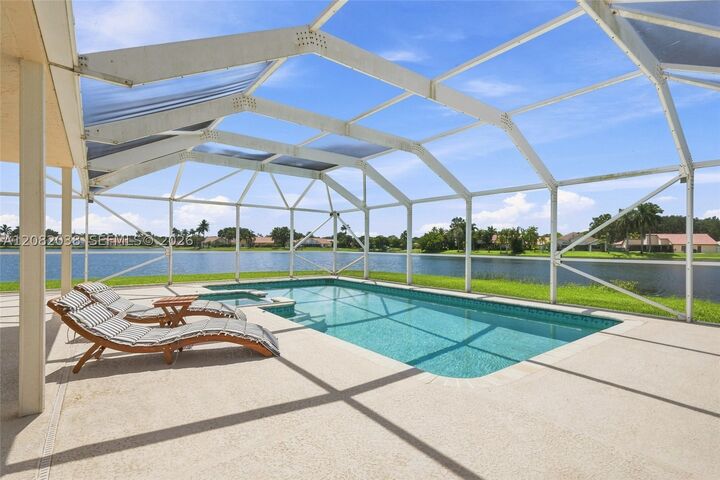 Property Photo: 2873 Oak Park Cir FL 33328