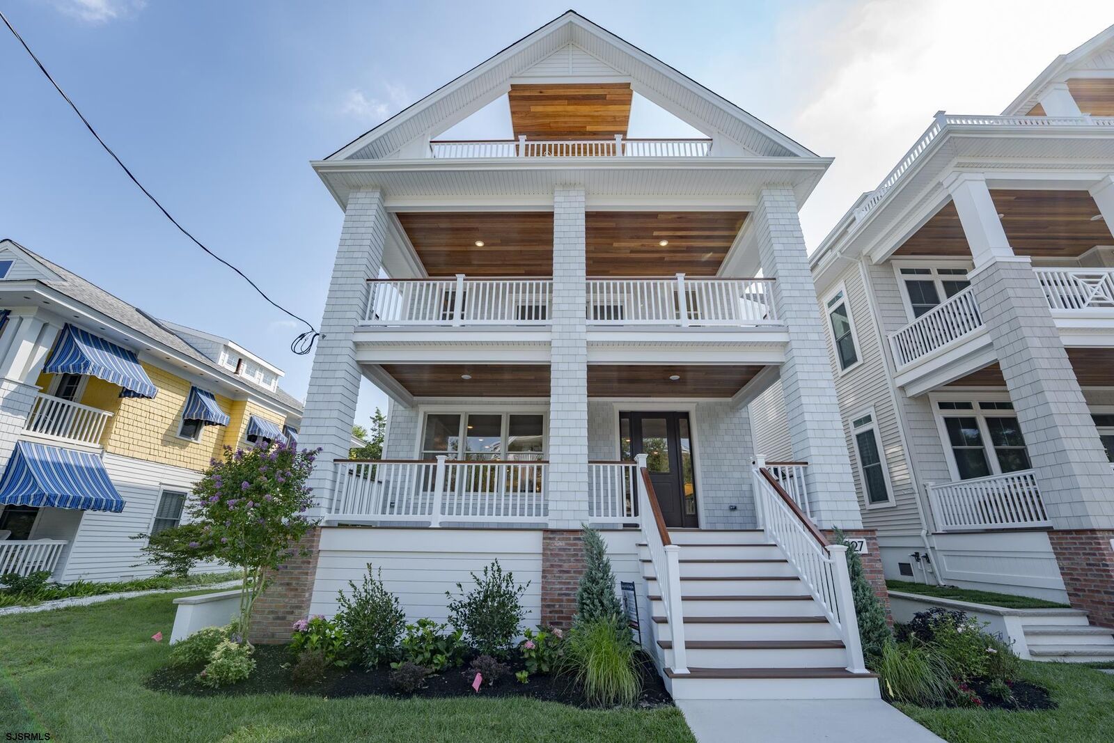 Property Photo:  827 Saint Charles Pl  NJ 08226 