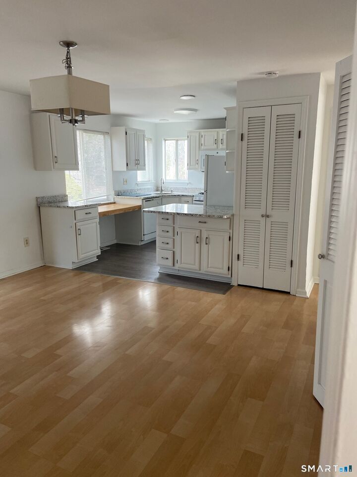 Property Photo:  4 McKendry Court  CT 06853 