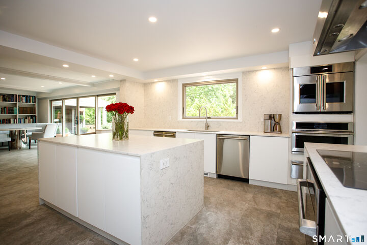 Property Photo:  12 Gulliver Circle  CT 06360 