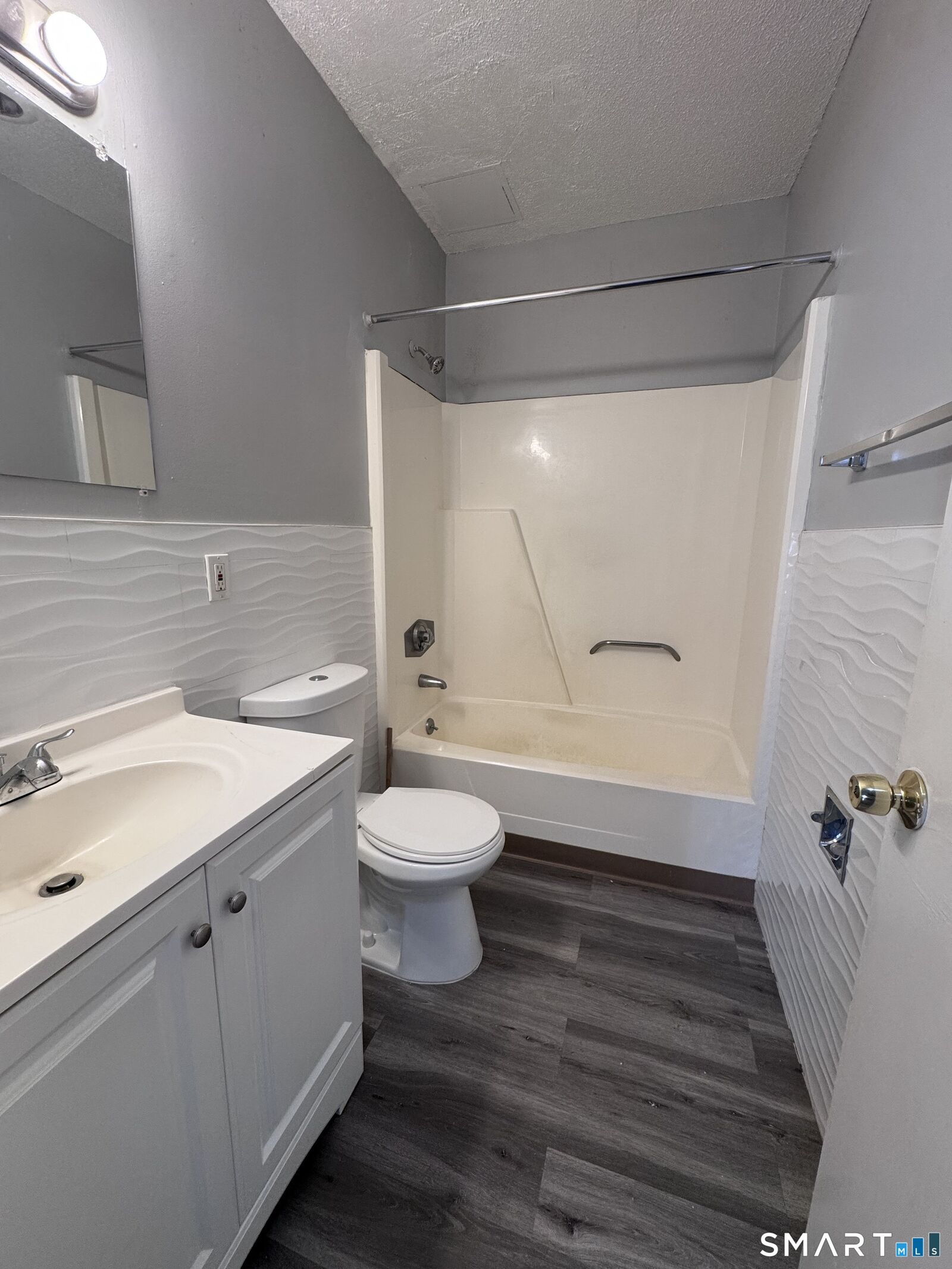 Property Photo: 27 Congress Street 204 CT 06108