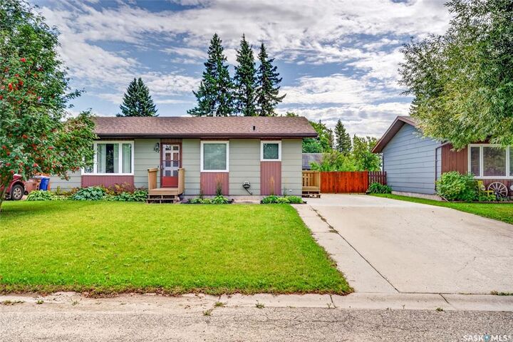 Property Photo:  107 Elizabeth Street  SK S0E 1A0 